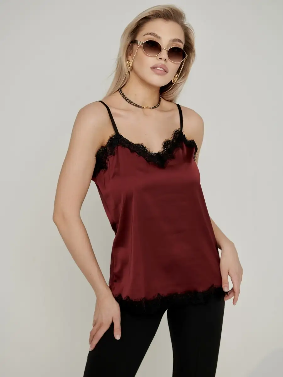 Бордовый топ на бретелях