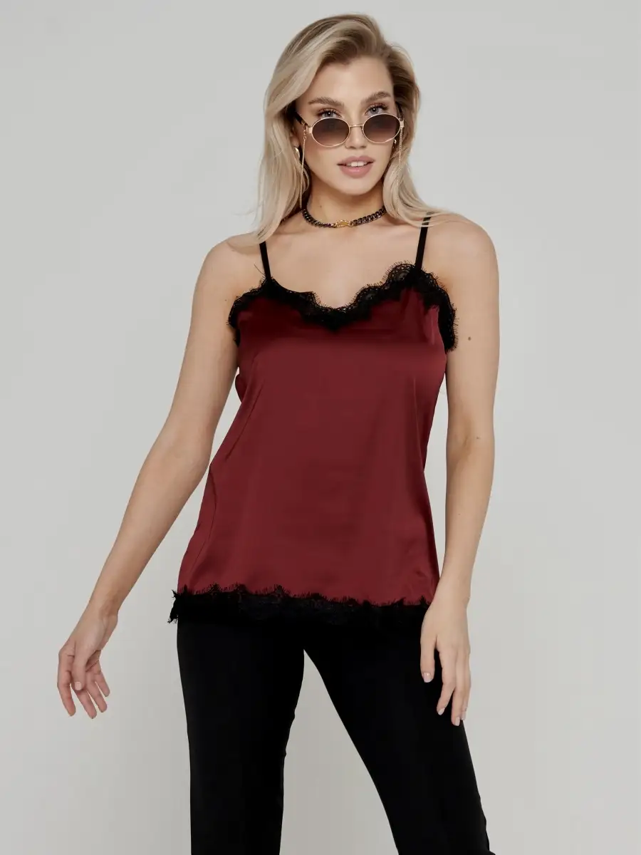 Бордовый топ на бретелях