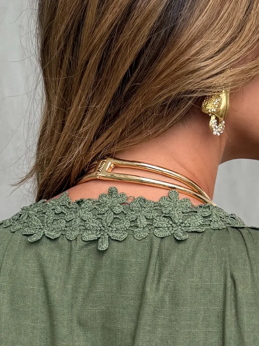 Зеленое летнее повседневное платье миди льняное с кружевом