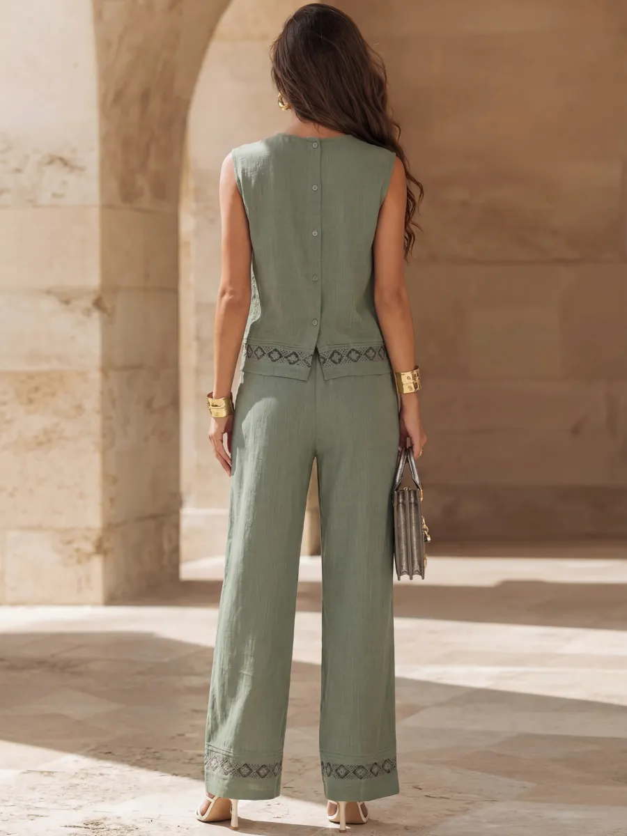 Зеленый костюм брючный летний льняной