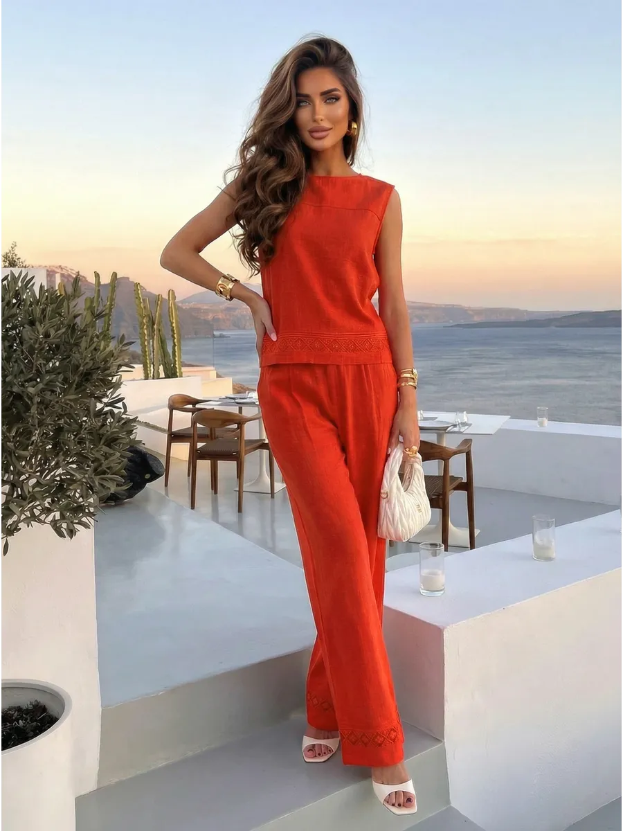 Красный костюм брючный летний льняной