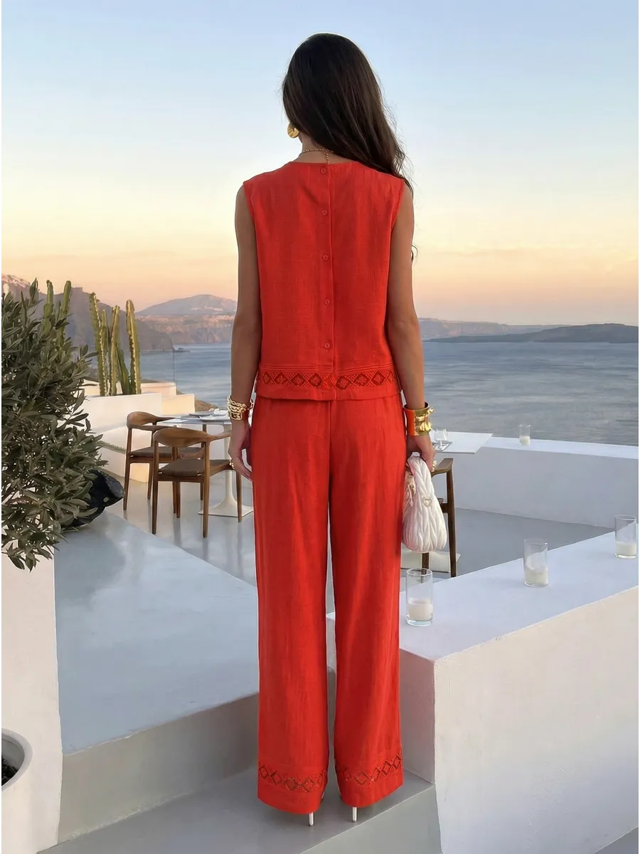 Красный костюм брючный летний льняной