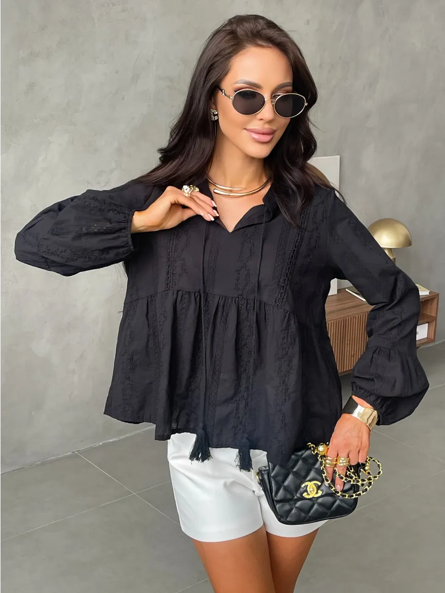 Летняя легкая блузка нарядная хлопковая с вышивкой