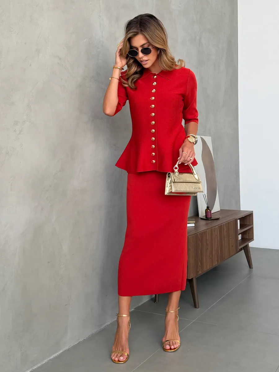 Оранжевый костюм с юбкой праздничный трикотажный