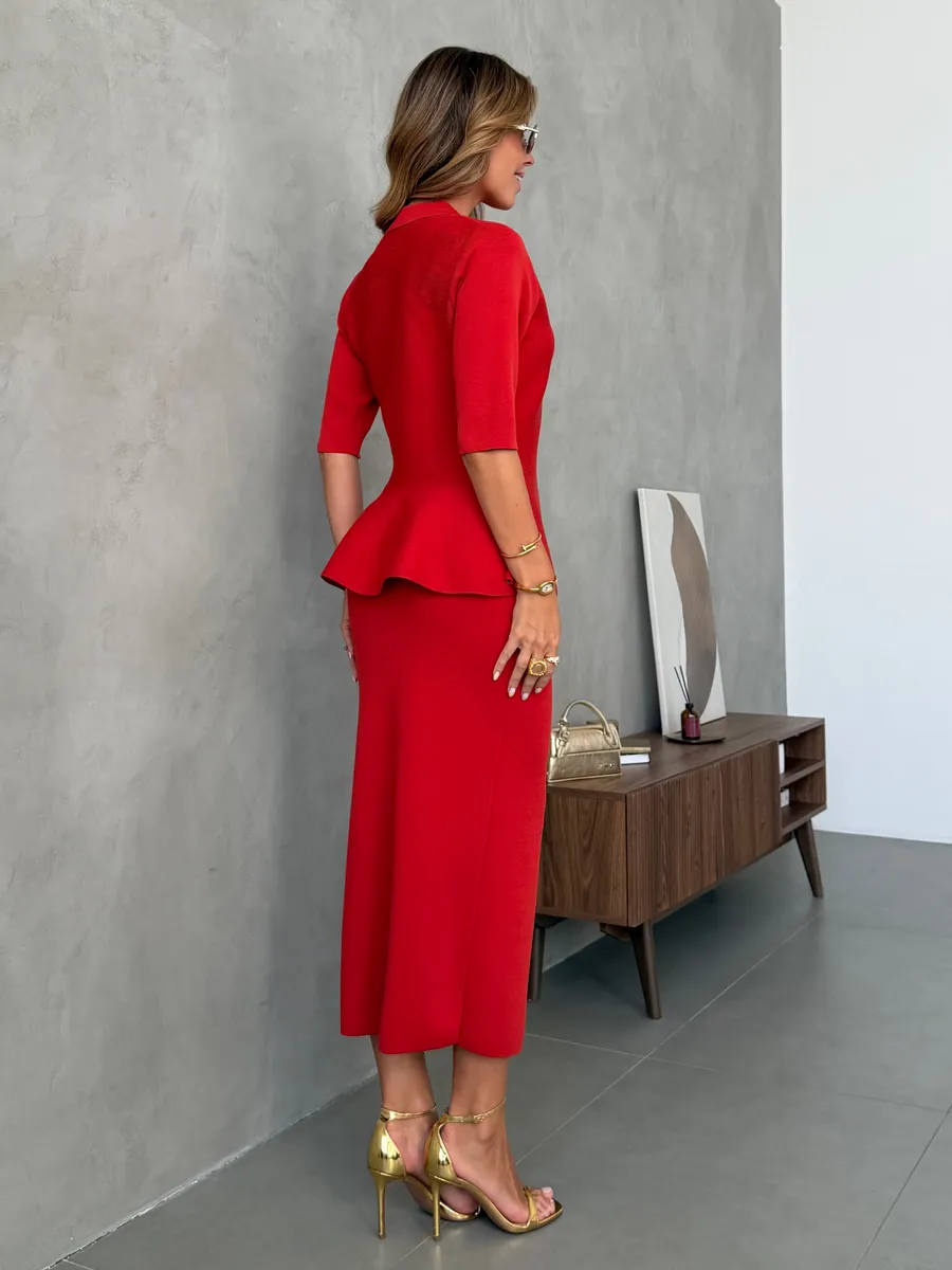 Оранжевый костюм с юбкой праздничный трикотажный