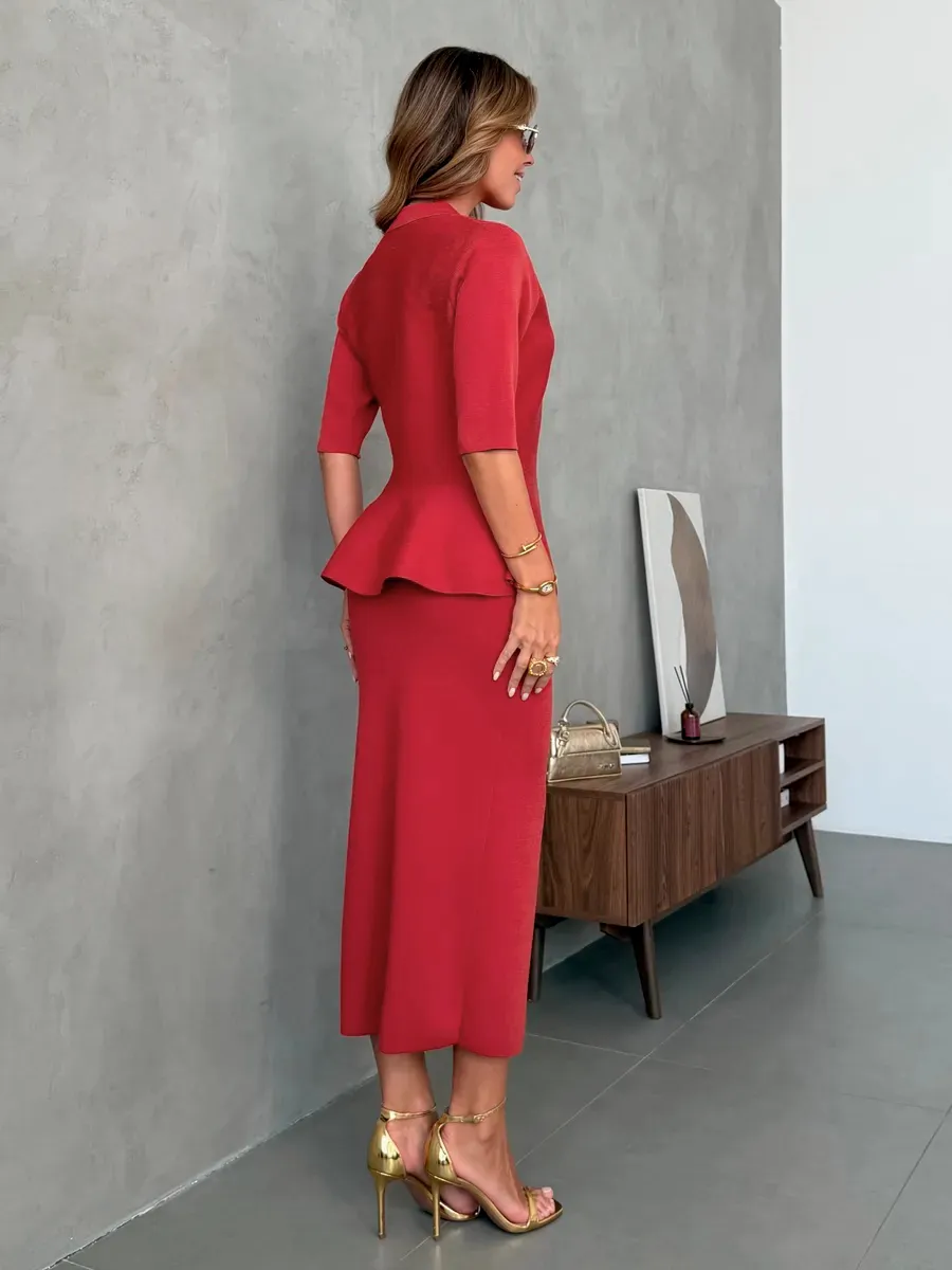 Оранжевый костюм с юбкой праздничный трикотажный