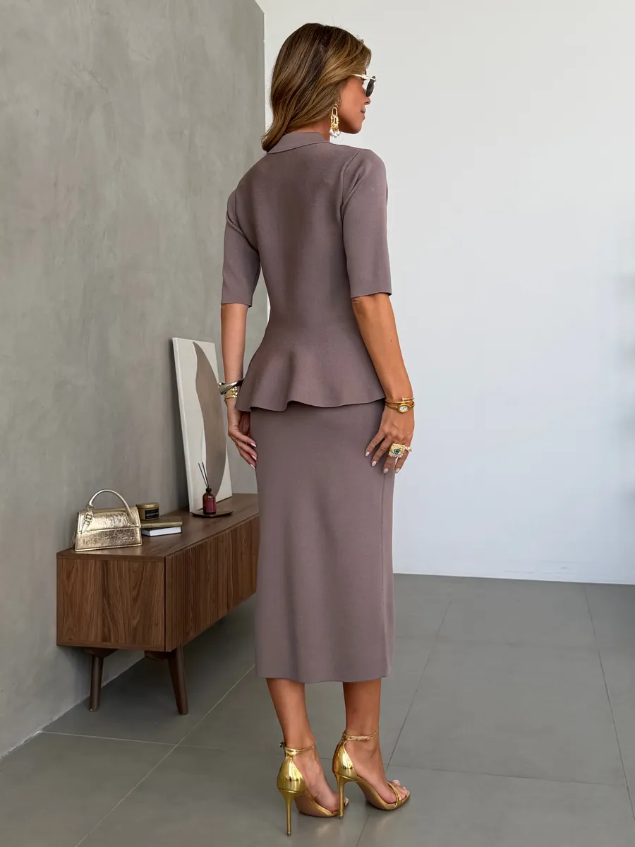 Капучино костюм с юбкой праздничный трикотажный