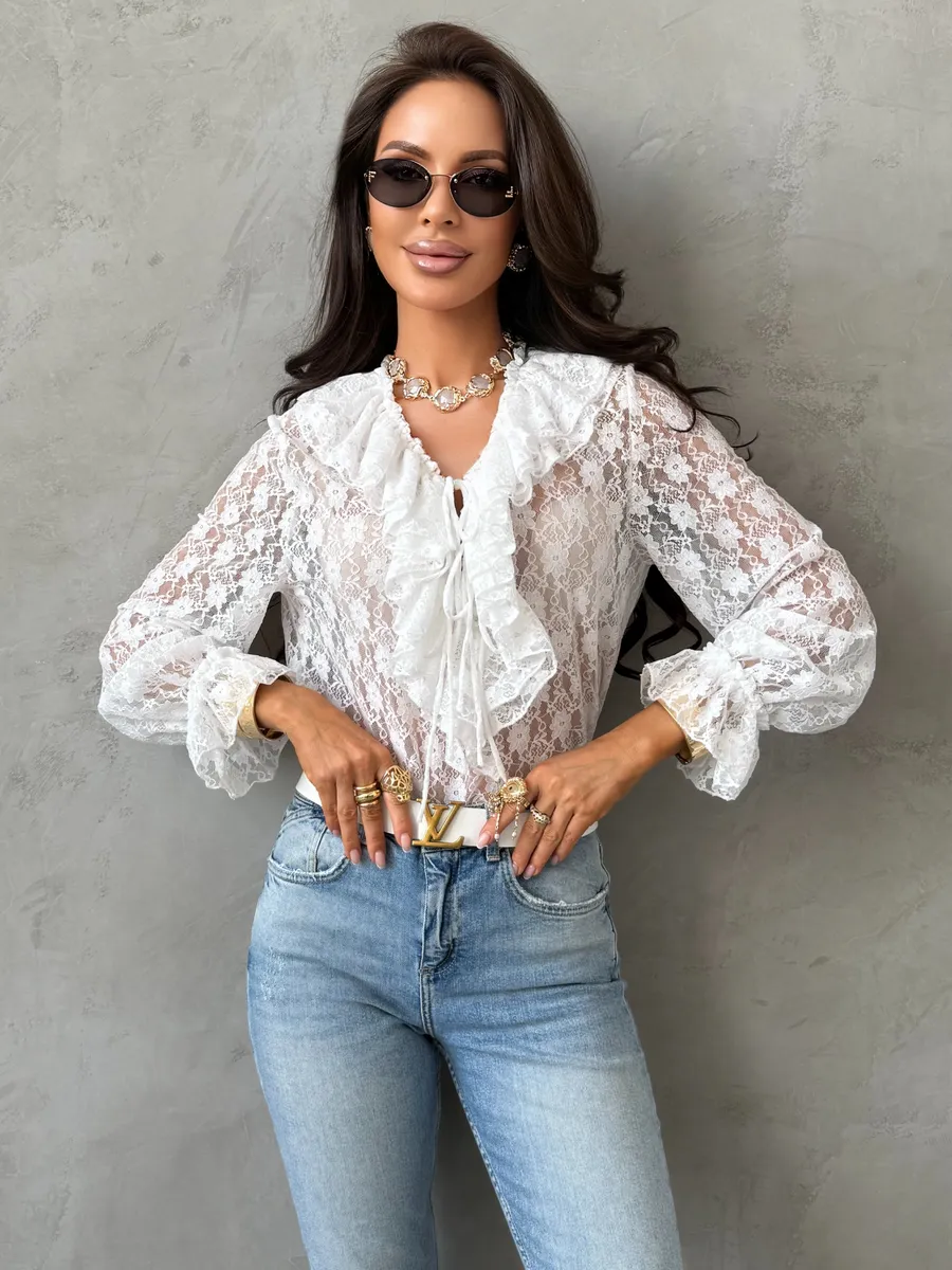 Белая нарядная кружевная блузка праздничная вечерняя