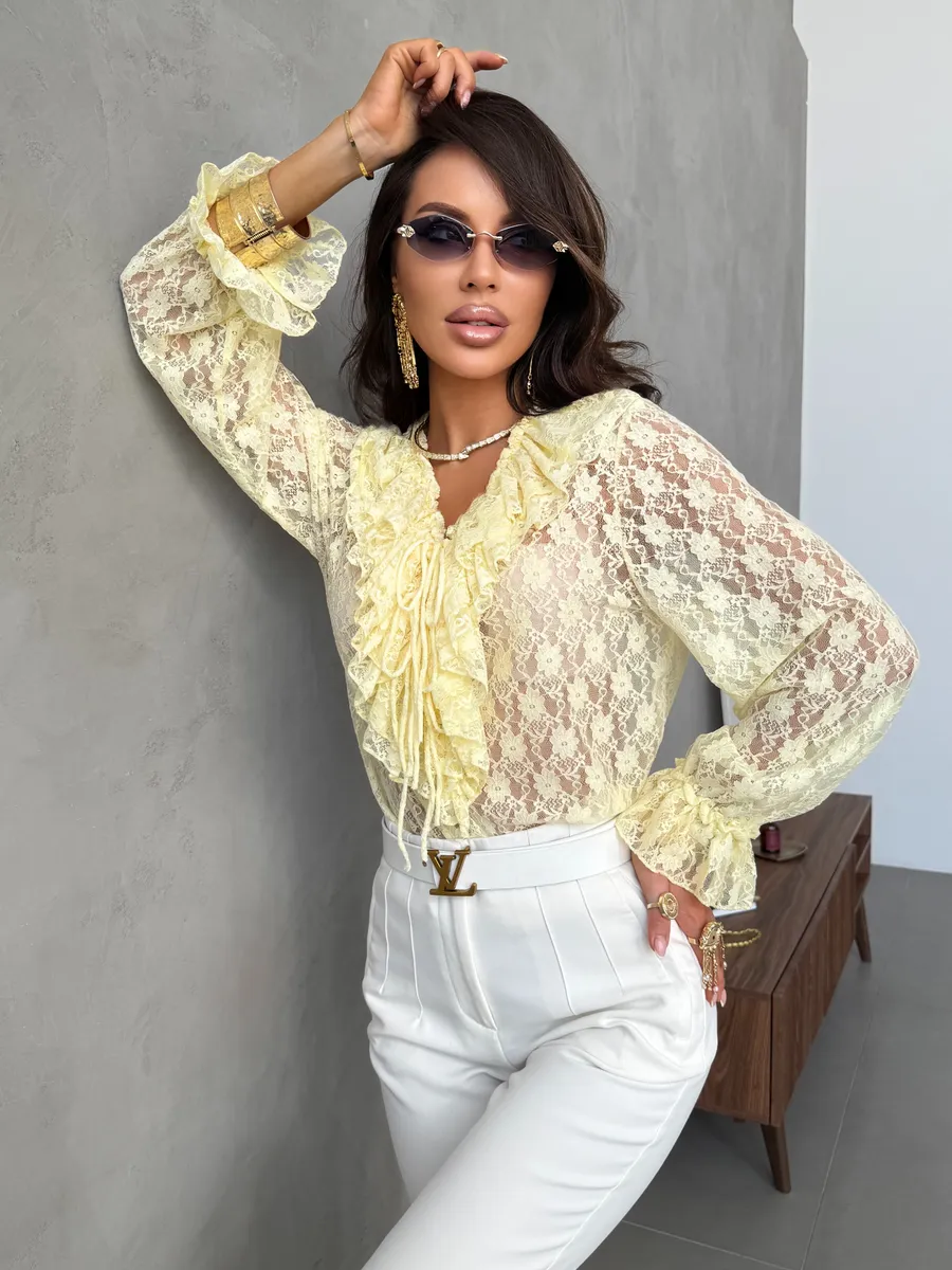 Нарядная кружевная блузка праздничная вечерняя