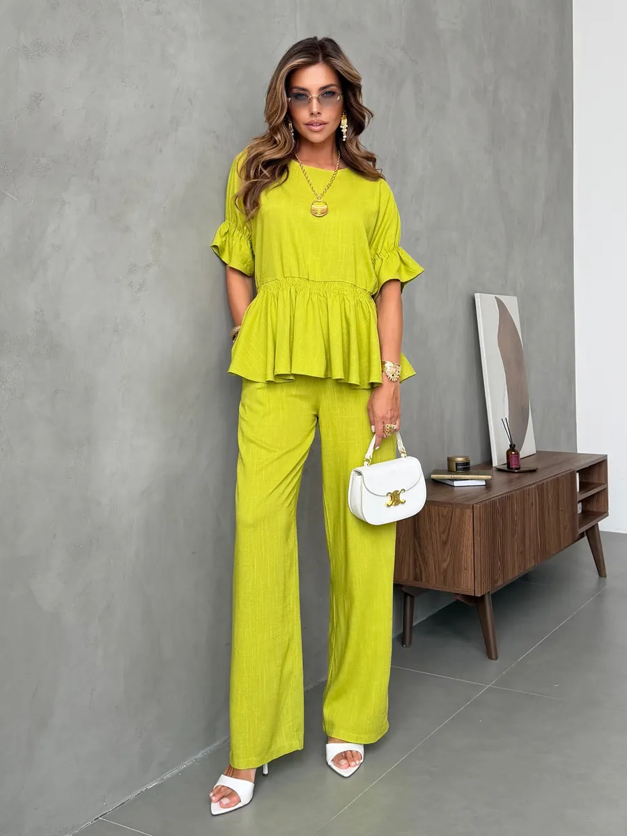 Зеленый костюм