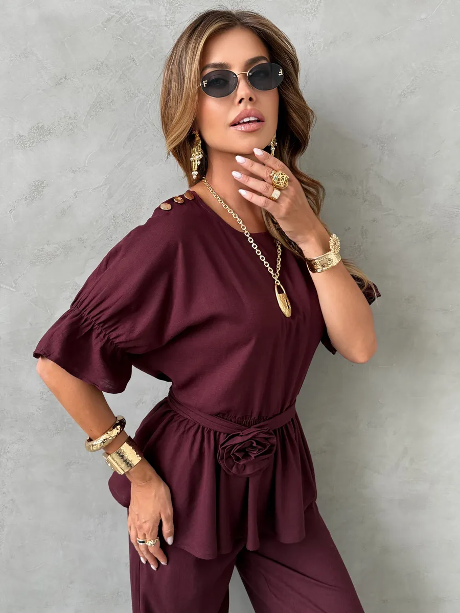 Коричневый костюм