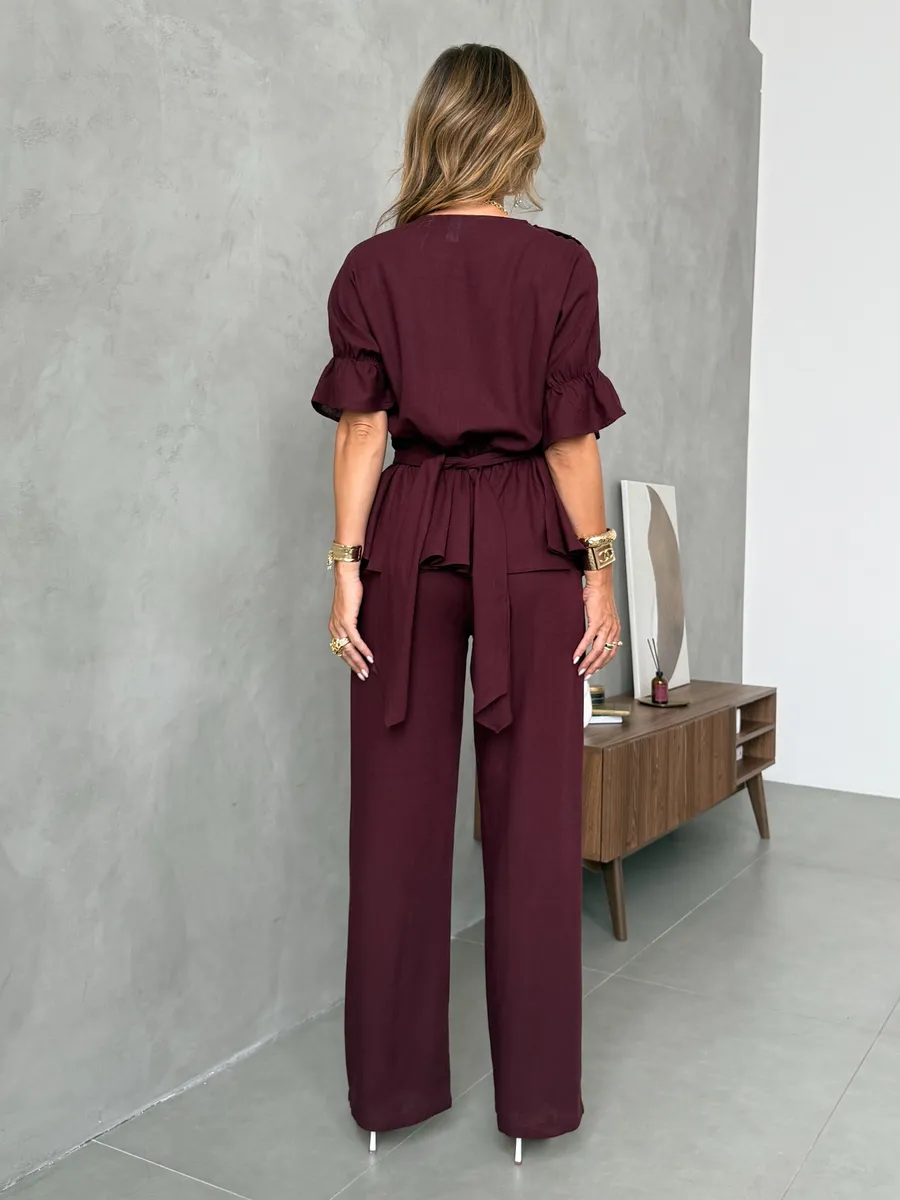 Коричневый костюм